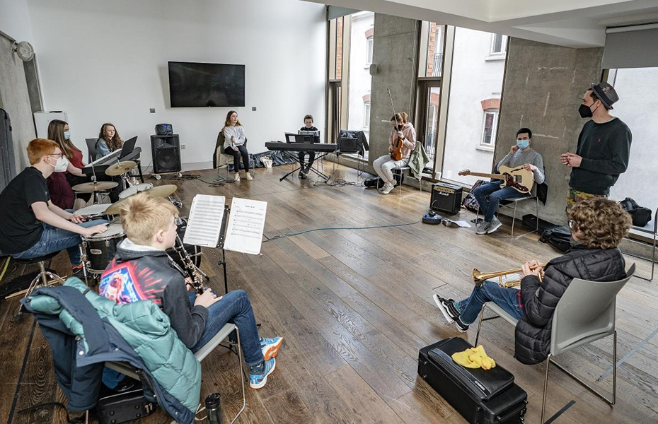 Jazz Juniors group in rehearsals at The MAC with Jazzlife Alliance Artistic Director and jazz musician, David Lyttle.